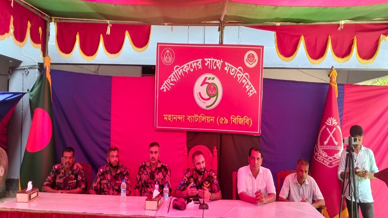 চাঁপাইনবাবগঞ্জের প্রত্যন্ত সীমান্তে বিজিবির মেডিক্যাল ক্যাম্প